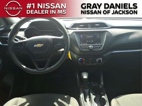 Used 2023 Chevrolet TrailBlazer LS image 9