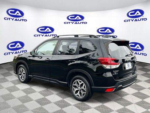 Used 2022 Subaru Forester Premium image 6