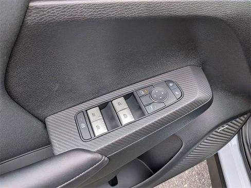 New 2025 Mitsubishi Outlander ES image 13