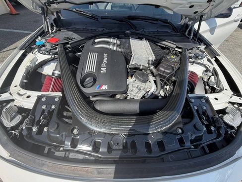 Used 2018 BMW M4 Convertible RWD image 32
