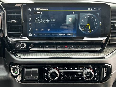 Used 2024 Chevrolet Silverado 1500 ZR2 w/ Technology Package image 24