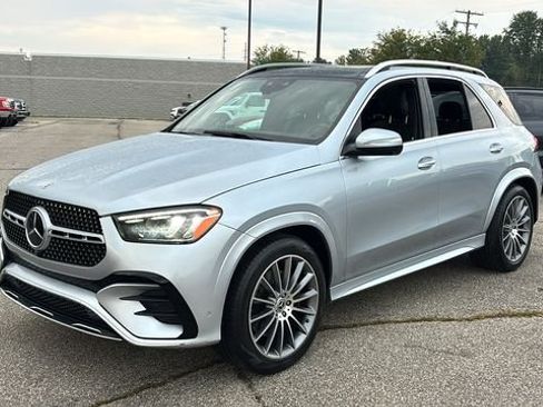 Used 2024 Mercedes-Benz GLE 450 4MATIC image 2