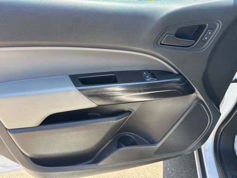 Used 2022 Chevrolet Colorado W/T RWD image 7