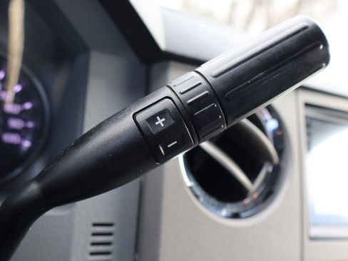 Used 2011 Ford F250 XLT w/ XLT Premium Pkg image 34