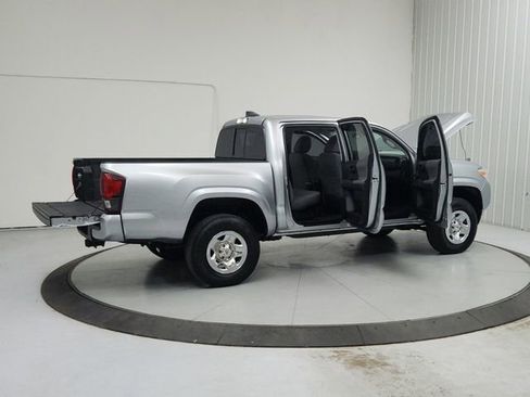 Used 2022 Toyota Tacoma SR AWD/4WD image 15