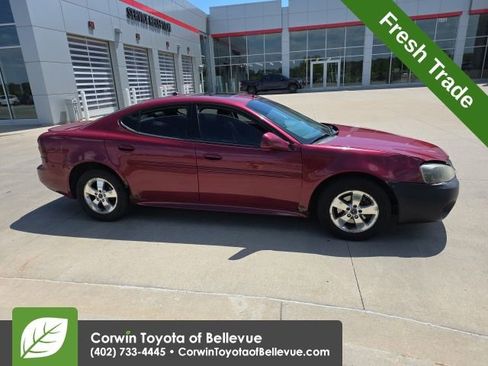 Used 2005 Pontiac Grand Prix GT w/ Leather Trim Package FWD image 2