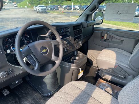 New 2025 Chevrolet Express 3500 w/ Driver Convenience Package image 22