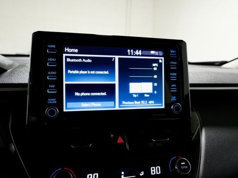 Used 2022 Toyota Corolla Cross XLE image 17