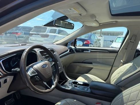 Used 2018 Ford Fusion Platinum FWD image 3