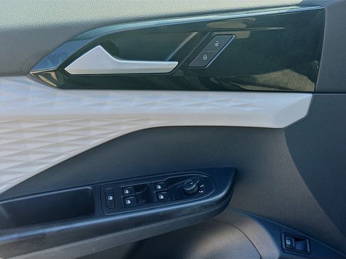 Certified 2023 Volkswagen Taos S FWD image 16