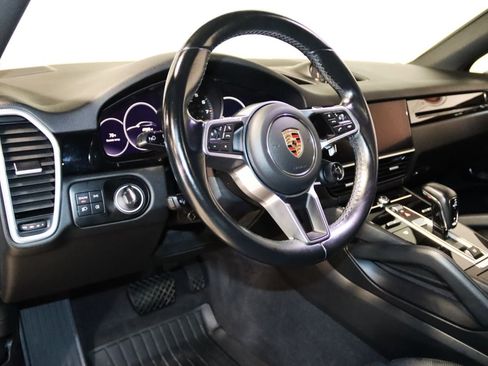 Used 2023 Porsche Cayenne Coupe w/ Towing Package w/o Tow Ball AWD/4WD image 42