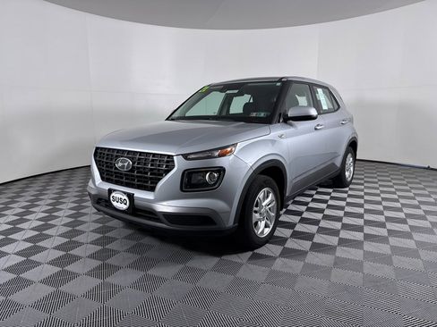 Used 2021 Hyundai Venue SE image 14