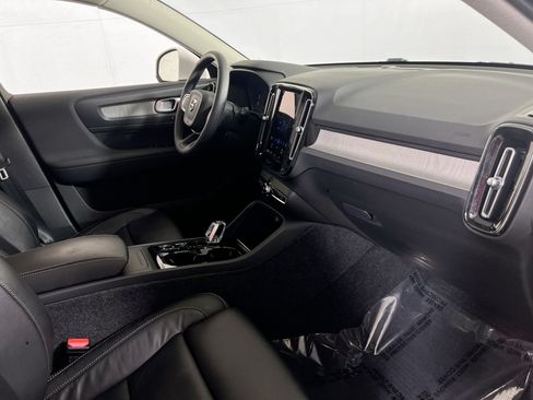 Used 2023 Volvo XC40 B5 Plus w/ Protection Package Premier AWD/4WD image 29