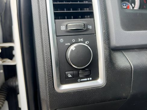 Used 2014 RAM 2500 SLT AWD/4WD image 21