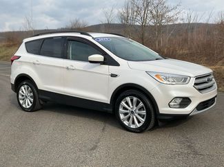 Used 2019 Ford Escape SEL video 1