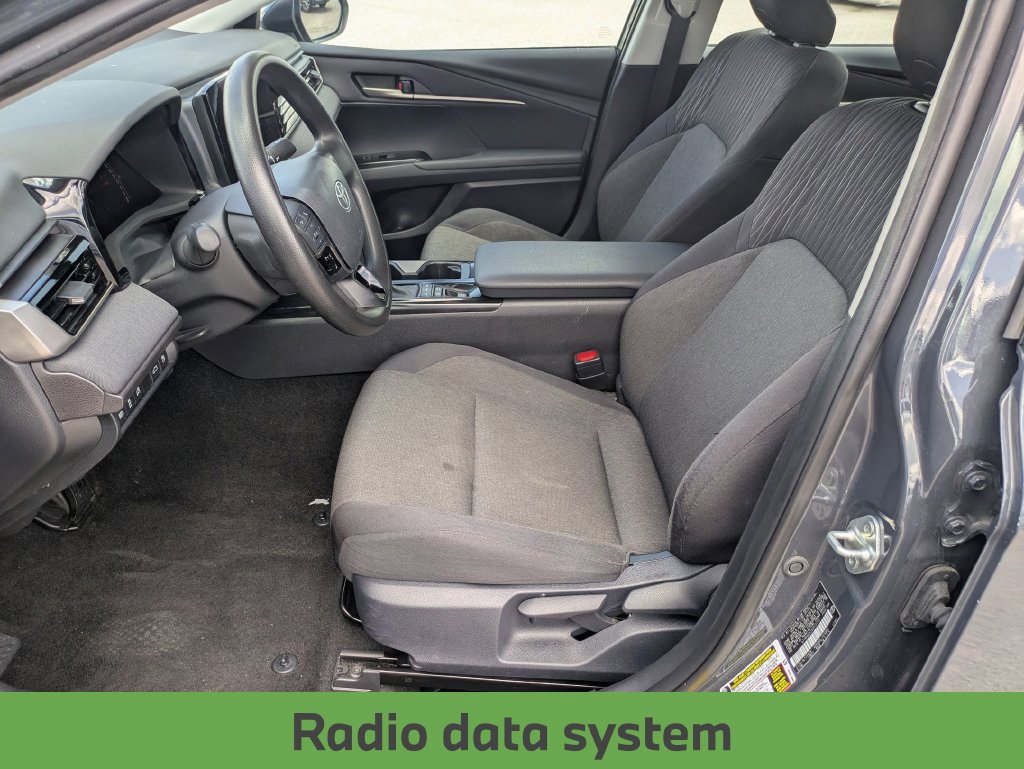 Used 2025 Toyota Camry SE FWD image 15