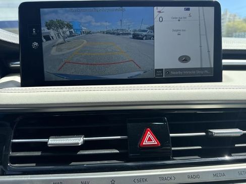 Used 2025 Genesis G70 2.5T image 25