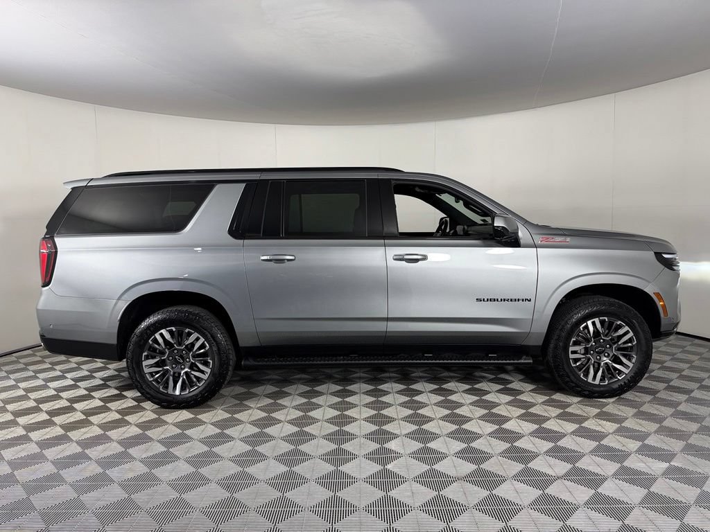 Used 2025 Chevrolet Suburban Z71 AWD/4WD image 7