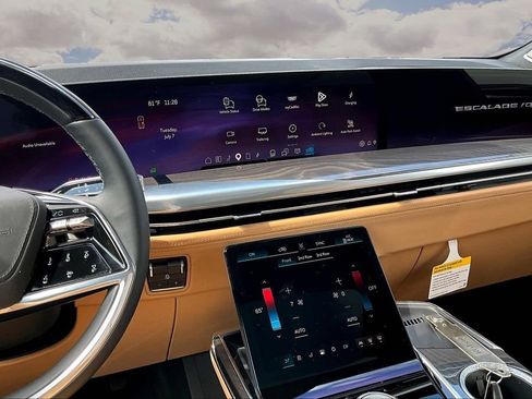 Certified 2025 Cadillac Escalade IQ Luxury 2 AWD/4WD image 9