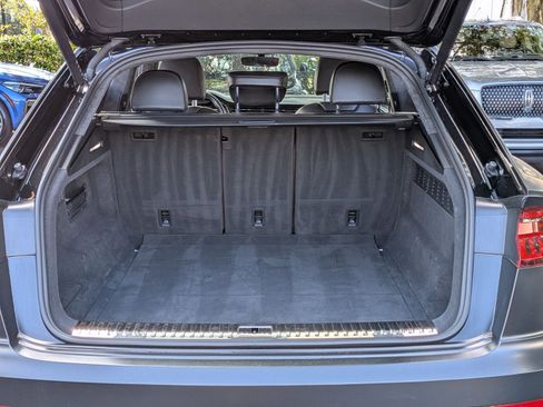 Used 2022 Audi Q8 Prestige w/ Prestige Package image 16