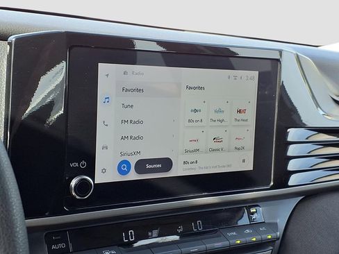 Used 2025 Toyota Camry LE image 10