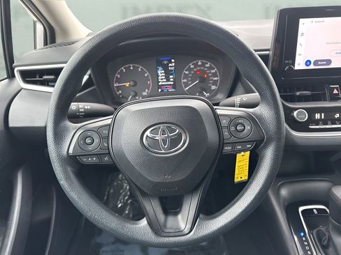Used 2025 Toyota Corolla LE image 12