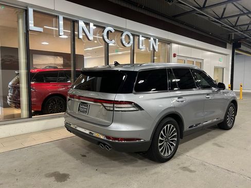 Used 2022 Lincoln Aviator Reserve w/ Elements Package Plus AWD/4WD image 2