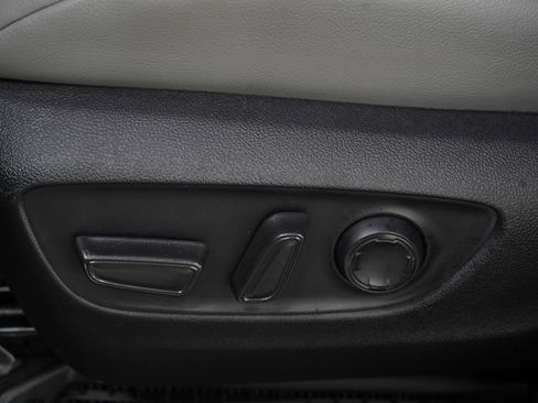 Used 2025 Toyota Sienna XLE w/ XLE Plus Package image 26