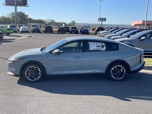 New 2025 Kia K4 EX image 4