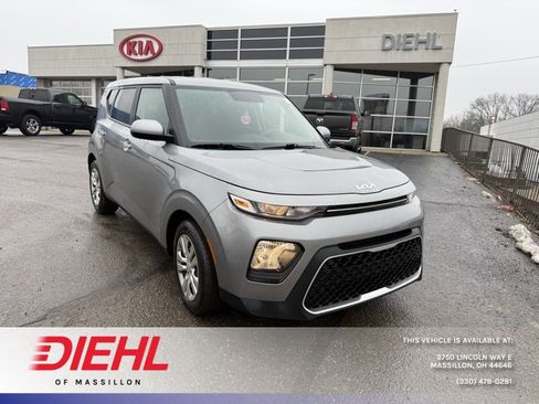 Certified 2022 Kia Soul LX image 1