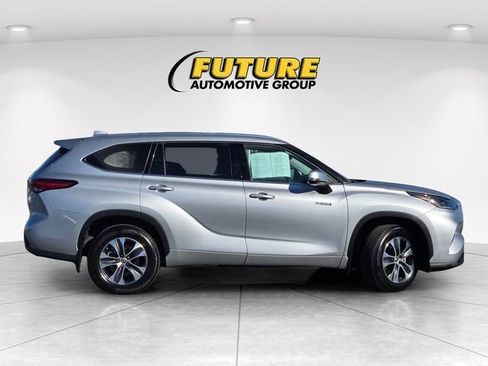 Used 2021 Toyota Highlander XLE image 5
