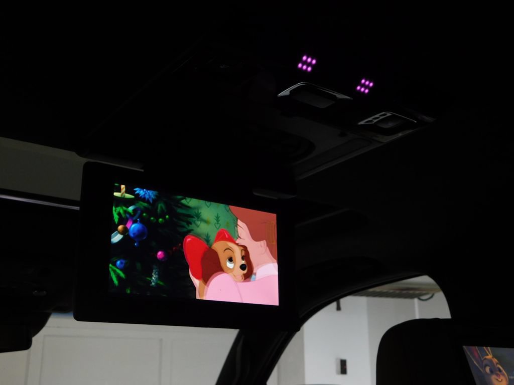 Used 2019 Cadillac Escalade ESV Luxury AWD/4WD image 48