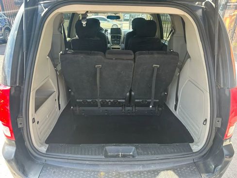 Used 2012 Dodge Grand Caravan Crew FWD image 8
