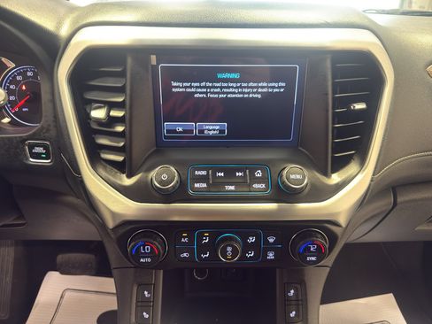 Used 2017 GMC Acadia SLE AWD/4WD image 20