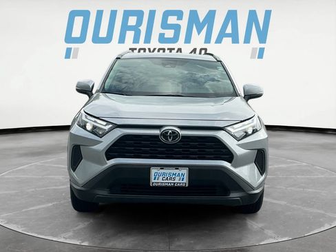 Used 2025 Toyota RAV4 XLE AWD/4WD image 2
