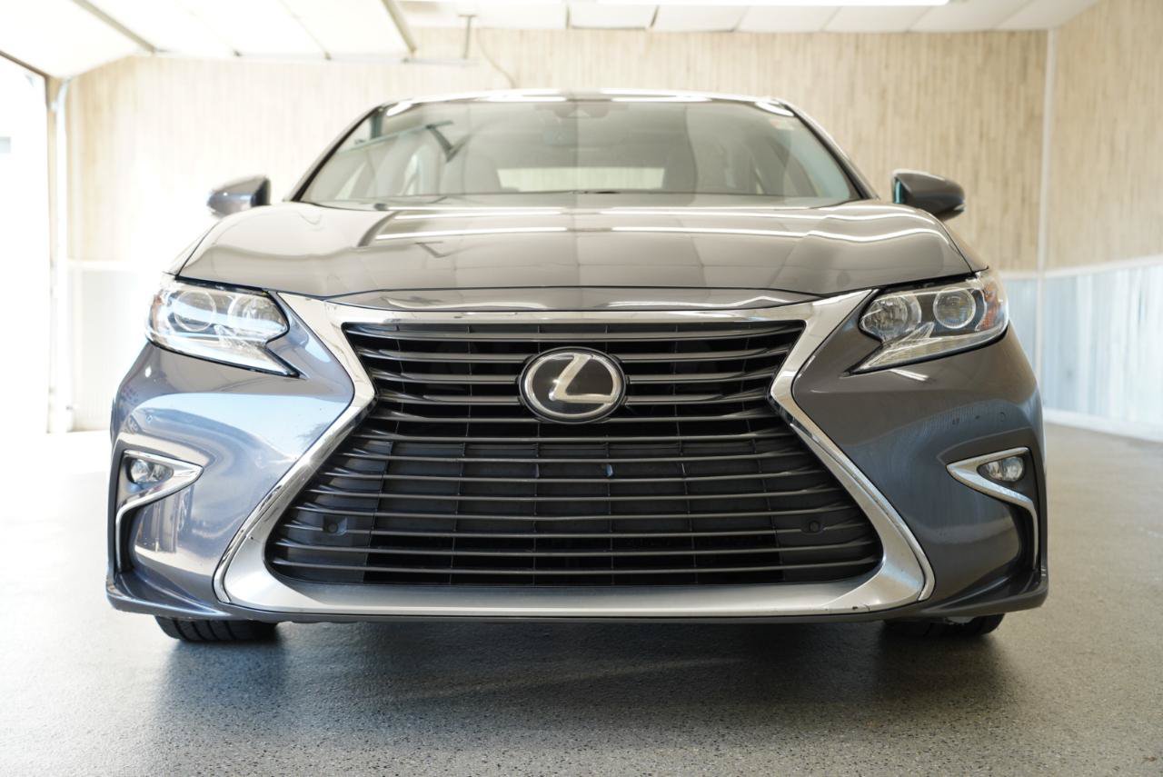 Used 2018 Lexus ES 350 w/ Navigation System Package FWD image 3