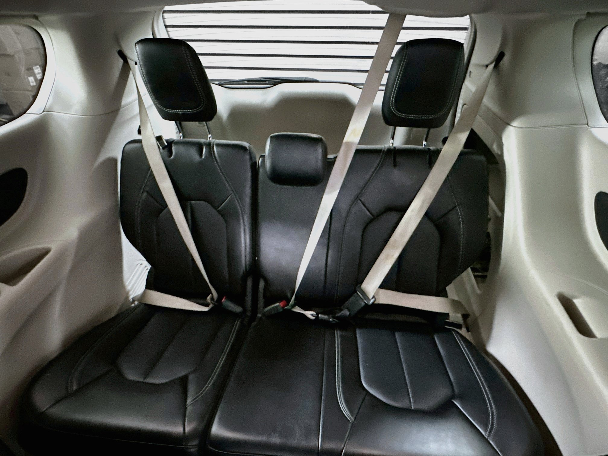 Used 2024 Chrysler Pacifica Touring-L FWD image 26