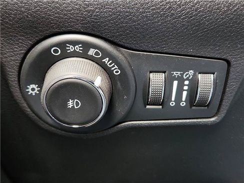 Used 2025 Jeep Compass Limited AWD/4WD image 15