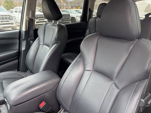 Used 2022 Subaru Ascent Limited w/ Technology Package image 11