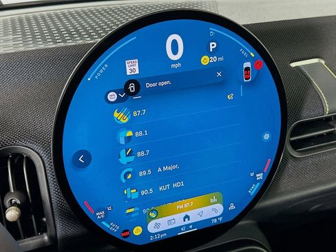 Certified 2025 MINI Cooper 4-Door Hardtop image 11