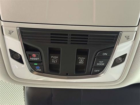 Used 2024 Acura RDX w/ Technology Package image 27