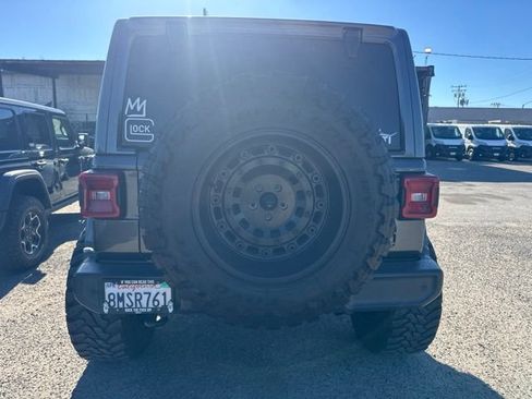 Used 2019 Jeep Wrangler Unlimited Sahara w/ Quick Order Package 24M Moab AWD/4WD image 6
