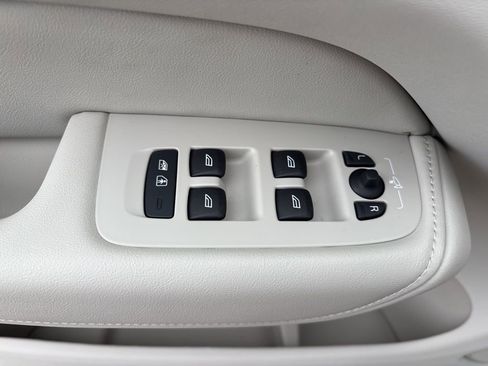 New 2026 Volvo XC60 T8 Ultra w/ Protection Package Premier AWD/4WD image 18