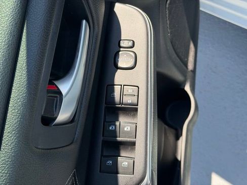 Used 2016 Toyota Camry XLE w/ Moonroof Package FWD image 20