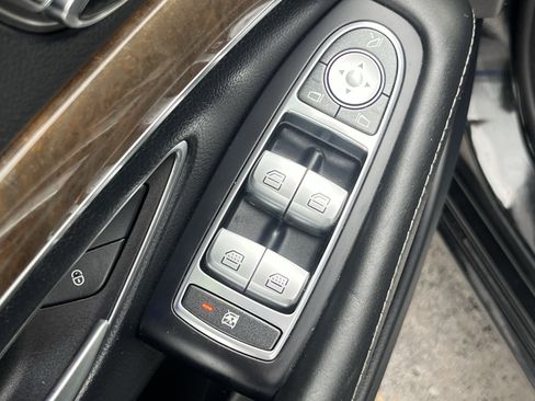Used 2016 Mercedes-Benz S 550 4MATIC Sedan image 26