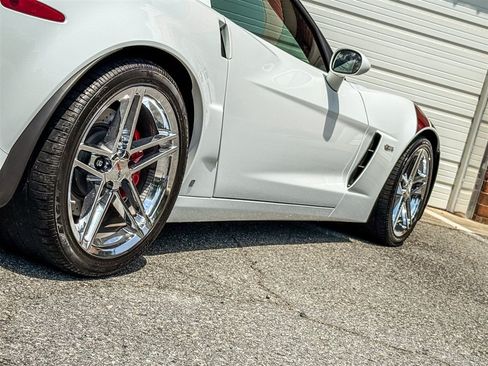 Used 2007 Chevrolet Corvette Z06 w/ Preferred Equipment Group RWD image 38