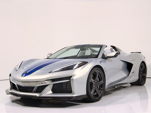 Used 2024 Chevrolet Corvette E-Ray AWD/4WD image 4