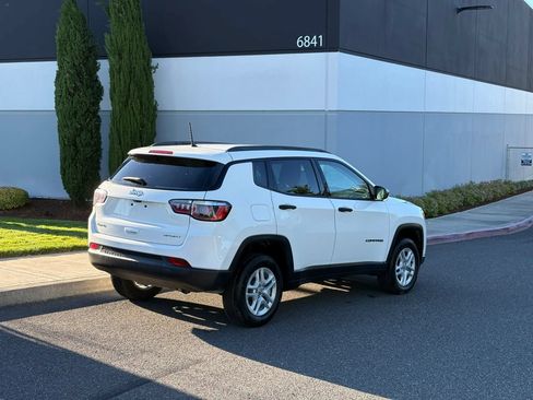 Used 2018 Jeep Compass Sport AWD/4WD image 6