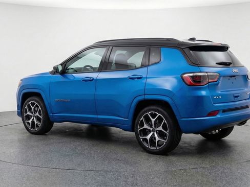 Used 2025 Jeep Compass Limited image 6