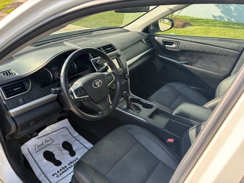 Used 2017 Toyota Camry SE FWD image 9